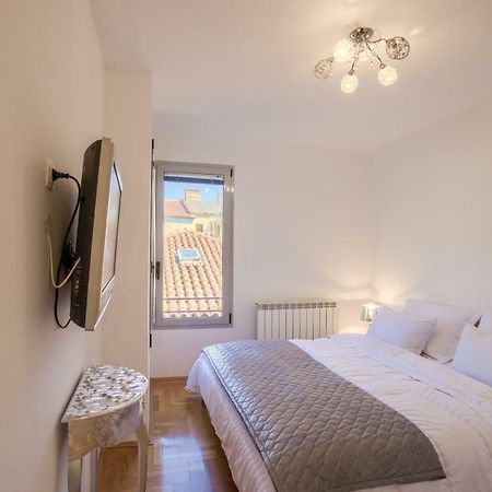 Apartment San Rocco Center Pula Exteriér fotografie
