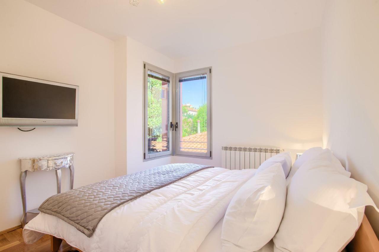 Apartment San Rocco Center Pula Exteriér fotografie