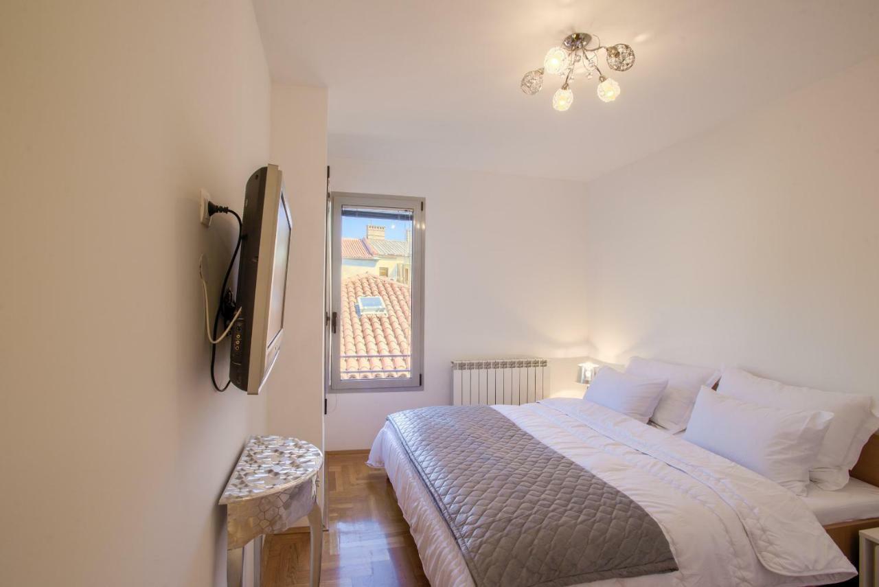 Apartment San Rocco Center Pula Exteriér fotografie